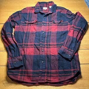 Levi’s men’s flannel red and navy medium